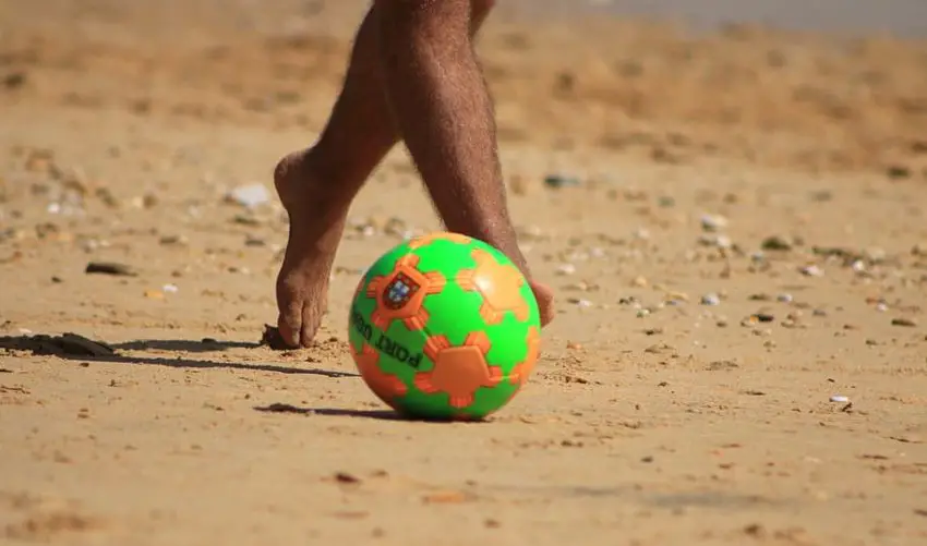 can you play soccer with flat feet