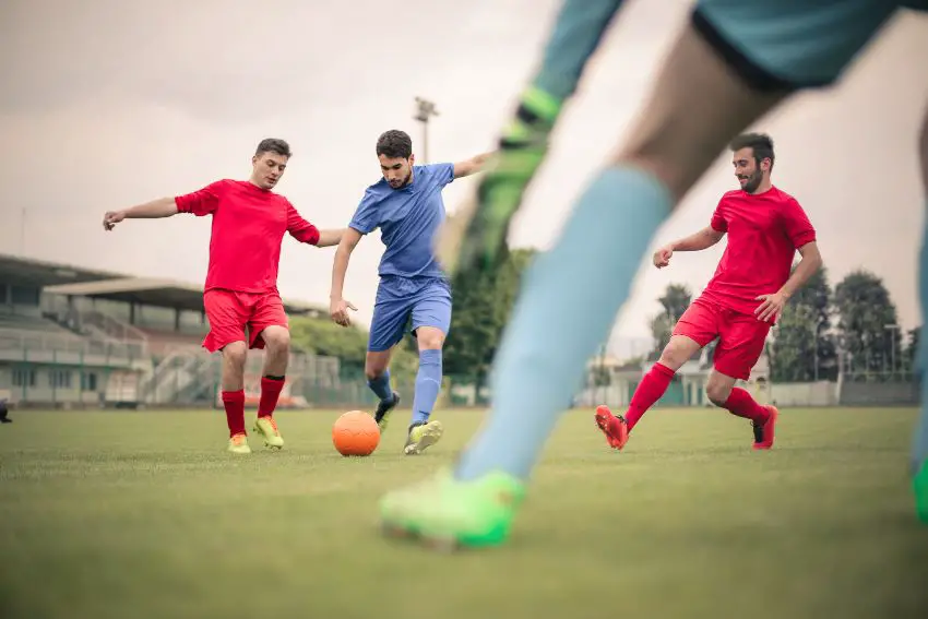 how to beat a fast defender in soccer